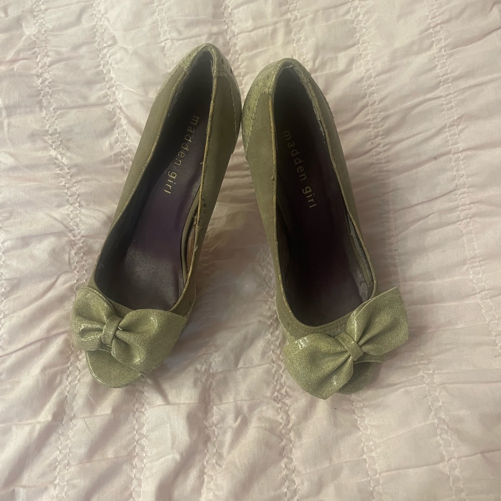 Madden Girl Tan Bow Heels